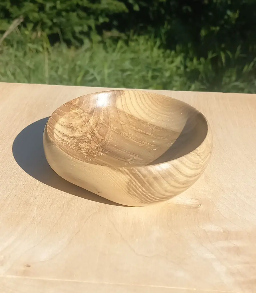 écuelle frêne veiné.webp