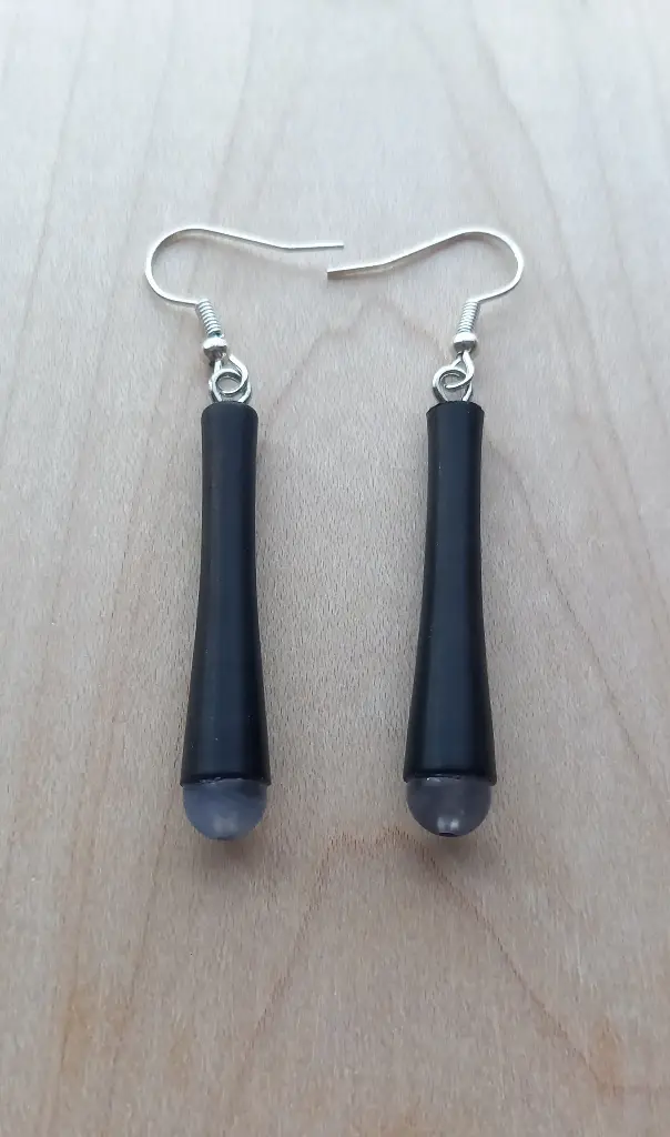 Bâtonnets ébène du Mozambique et pierres de calcédoine bleue       H1