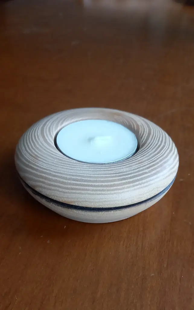 Bougeoir bois de frêne et rainure brûlée F9