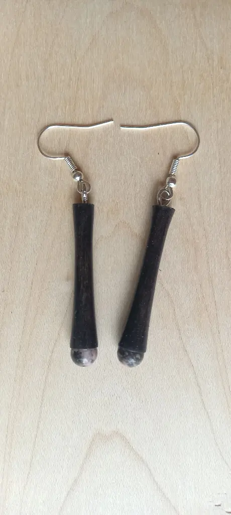Bâtonnets ébène du Gabon et pierres de rhodonite    A16