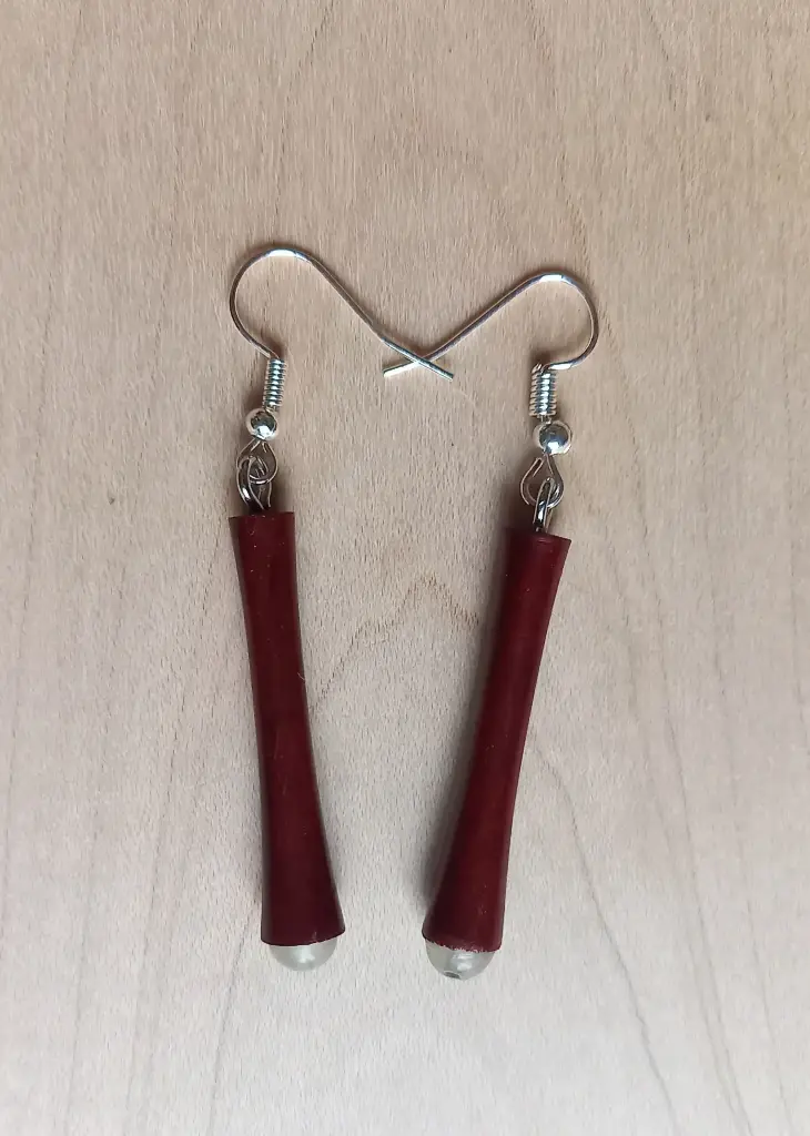 Bâtonnets bois rouge et pierres de préhnite    C3