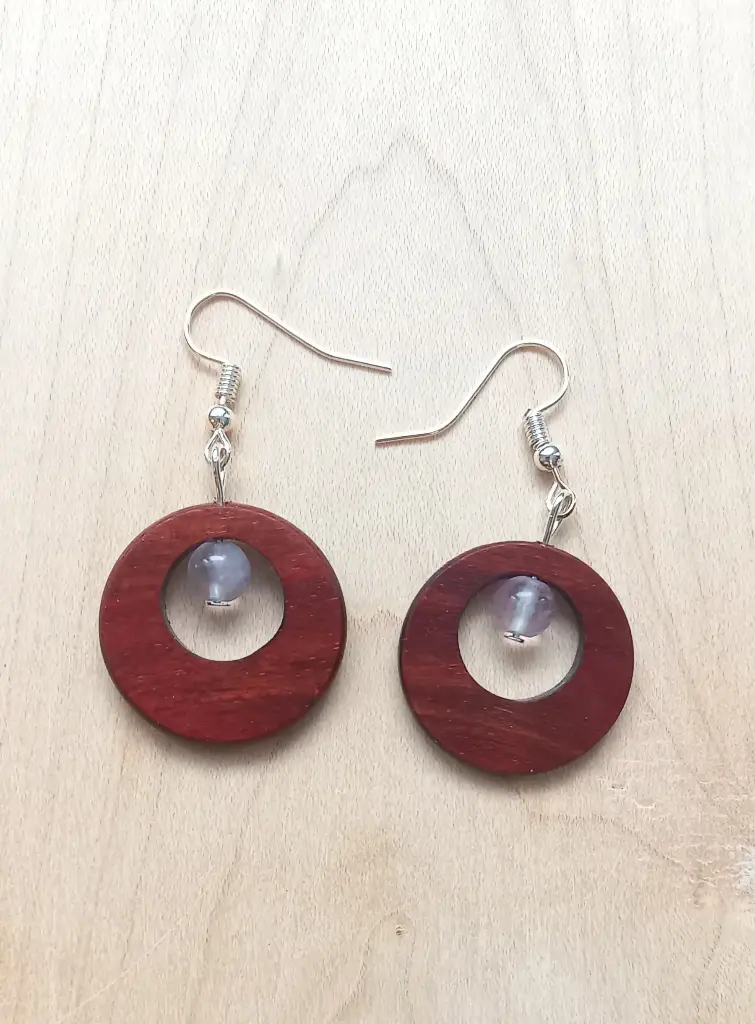 Créoles bois rouge et pierres de Fluorite    A6