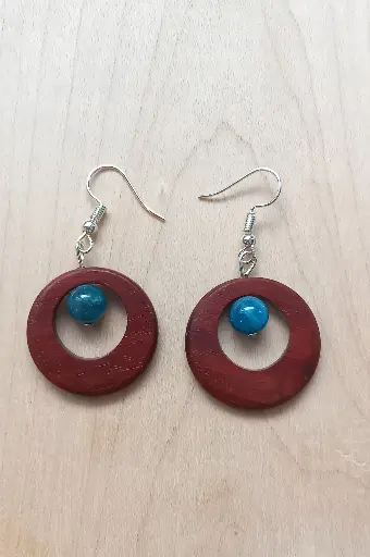 Créoles bois rouge et pierres d'Apatite bleue    C6